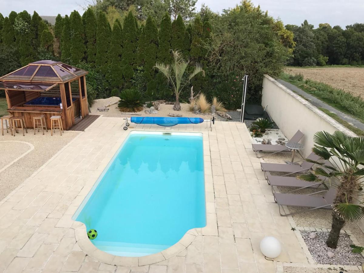 Piscine Et Jacuzzi A 2Km De La Plage De St Georges De Didonne Villa Saint-Georges-de-Didonne Exterior photo