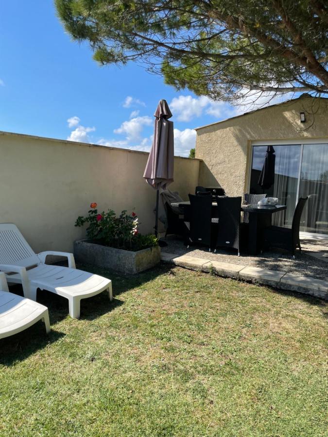 Piscine Et Jacuzzi A 2Km De La Plage De St Georges De Didonne Villa Saint-Georges-de-Didonne Exterior photo